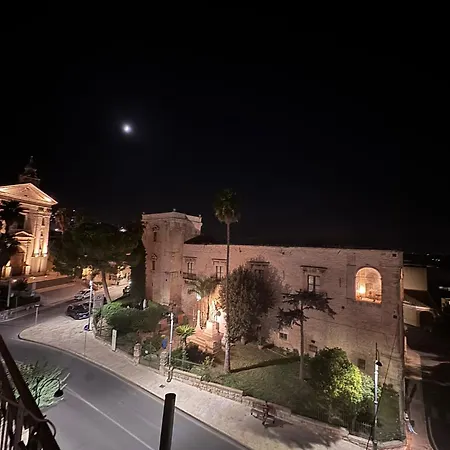Al Castello بيت للعطل كوميزو